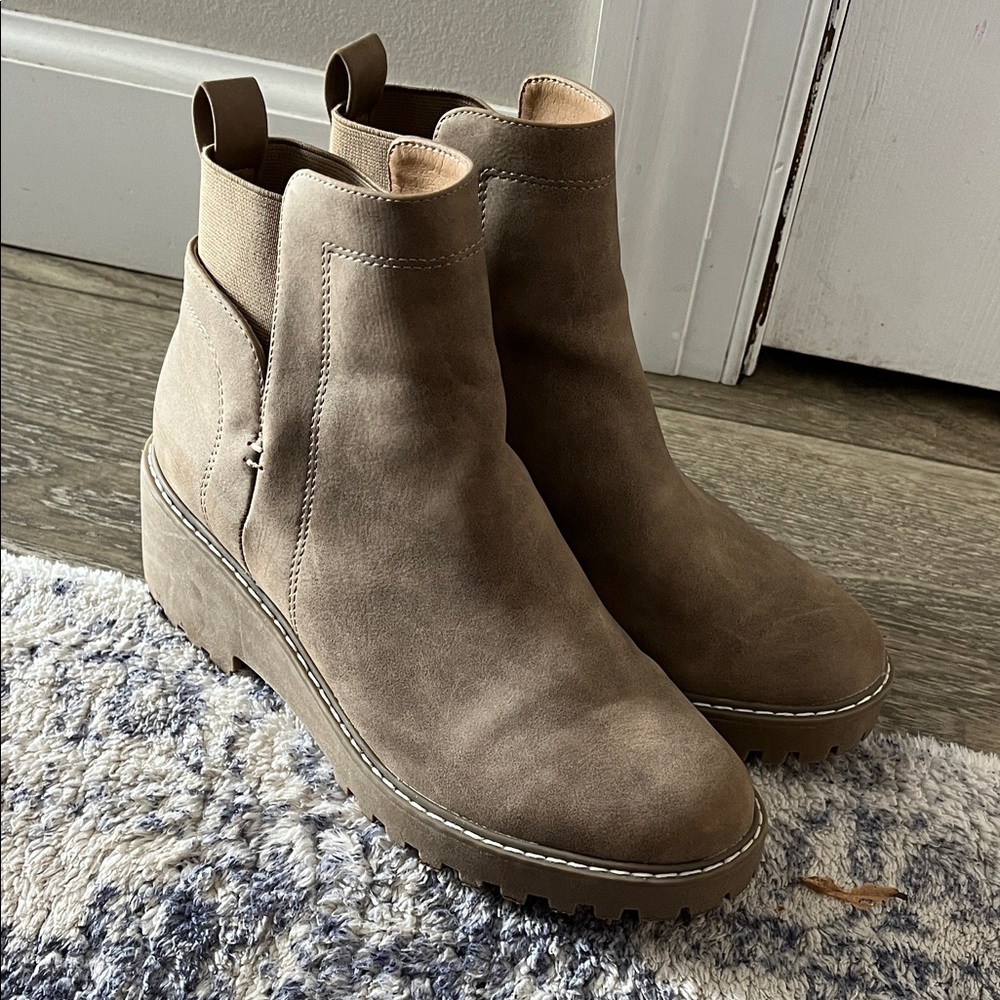 DV by Dolce Vita Tan Ankle Boots